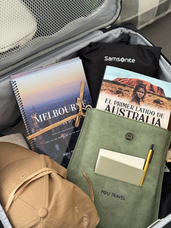 Documentaciones de viaje personalizadas PouTravel. PouTravel es una agencia de viajes de lujo 100% a medida. Llámanos al 93 414 16 06. Expertos en lunas de miel y viaje de novios, safaris en privado organizados por África, viajes orgaizados en familia. Más de 10 años de experiencia en el sector del turismo de lujo. Experiencias únicas por todo el mundo. Asistencia 24h en viajes. Asesoramiento personalizado. Organizamos viajes a medida. Trato VIP. El viaje de tus sueños hecho realidad. Clientes por todo España. Viajeros Pou Travel. Lunas de miel. 