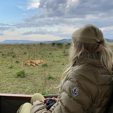 Clientes VIP. PouTravel es una agencia de viajes de lujo 100% a medida. Llámanos al 93 414 16 06. Expertos en lunas de miel y viaje de novios, safaris en privado organizados por África, viajes orgaizados en familia. Más de 10 años de experiencia en el sector del turismo de lujo. Experiencias únicas por todo el mundo. Asistencia 24h en viajes. Asesoramiento personalizado. Organizamos viajes a medida. Trato VIP. El viaje de tus sueños hecho realidad. Clientes por todo España. Viajeros Pou Travel.