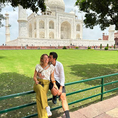 Clientes VIP. PouTravel es una agencia de viajes de lujo 100% a medida. Llámanos al 93 414 16 06. Expertos en lunas de miel y viaje de novios, safaris en privado organizados por África, viajes orgaizados en familia. Más de 10 años de experiencia en el sector del turismo de lujo. Experiencias únicas por todo el mundo. Asistencia 24h en viajes. Asesoramiento personalizado. Organizamos viajes a medida. Trato VIP. El viaje de tus sueños hecho realidad. Clientes por todo España. Viajeros Pou Travel.