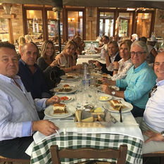 Clientes VIP. PouTravel es una agencia de viajes de lujo 100% a medida. Llámanos al 93 414 16 06. Expertos en lunas de miel y viaje de novios, safaris en privado organizados por África, viajes orgaizados en familia. Más de 10 años de experiencia en el sector del turismo de lujo. Experiencias únicas por todo el mundo. Asistencia 24h en viajes. Asesoramiento personalizado. Organizamos viajes a medida. Trato VIP. El viaje de tus sueños hecho realidad. Clientes por todo España. Viajeros Pou Travel.