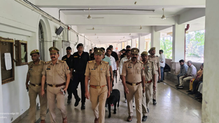 अमरोहा में सुरक्षा मॉक ड्रिल: न्यायालय परिसर में पुलिस-एजेंसियों ने किया आपातकालीन रिहर्सल