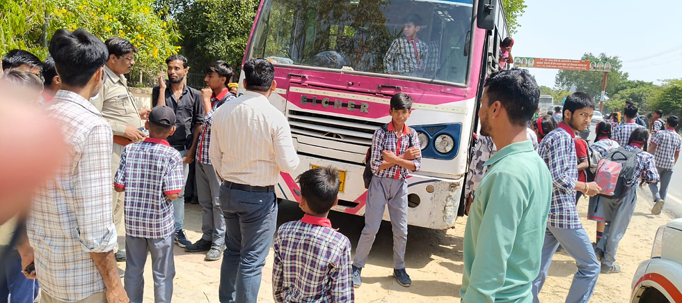 बदायूं में स्कूली वाहनों पर बड़ी कार्रवाई