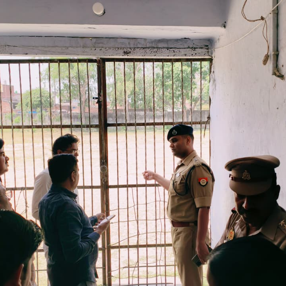 अमरोहा: होमगार्ड भर्ती परीक्षा को लेकर सख्ती, डीएम-एसपी ने किया परीक्षा केंद्रों का निरीक्षण