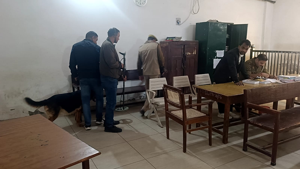 पुलिस जांच में परिसर सुरक्षित मिला।