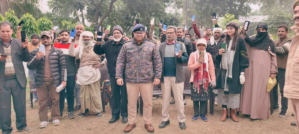 अमरोहा पुलिस ने खोए मोबाइल लौटाए