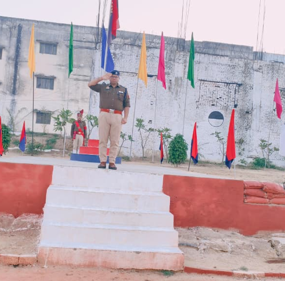 आरटीसी कैंपस डिडौली में एसपी अमरोहा ने शुक्रवार परेड की सलामी लेकर किया निरीक्षण