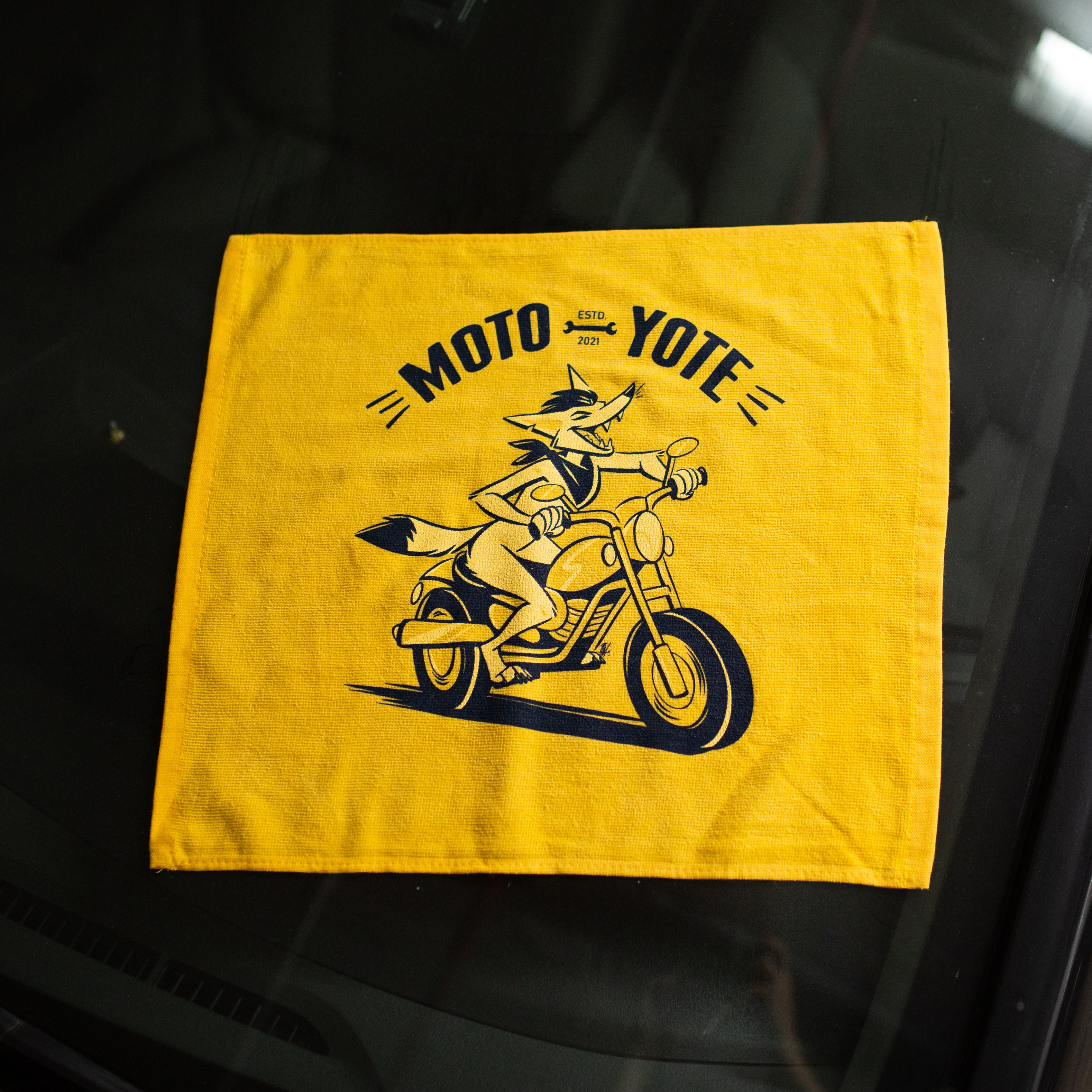 MOTO YOTE 18" Terry Cloth