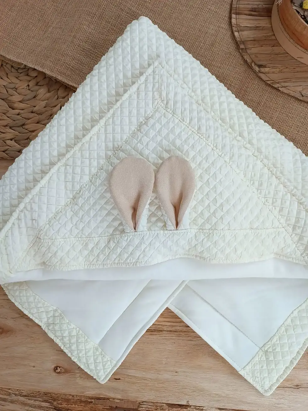 Küçük resim: Yenidoğan Kulaklı Şapkalı Düğme Detaylı Fiyonklu Bebek Battaniyesi Kundak Krem