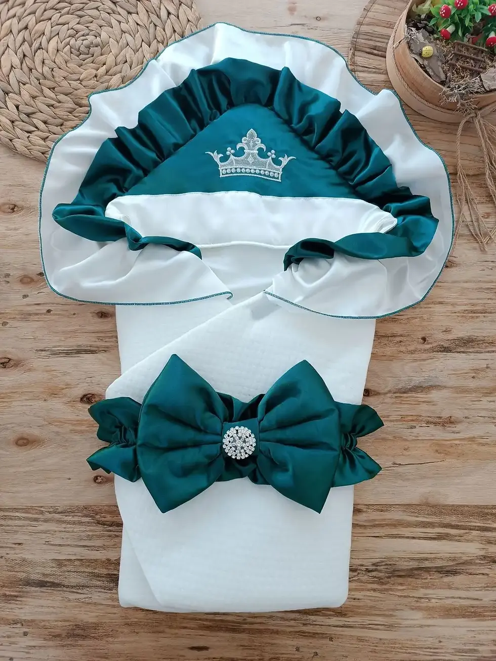 Küçük resim: Yenidoğan Lüks Kelebek Taç Nakışlı Bebek Battaniyesi Kundak