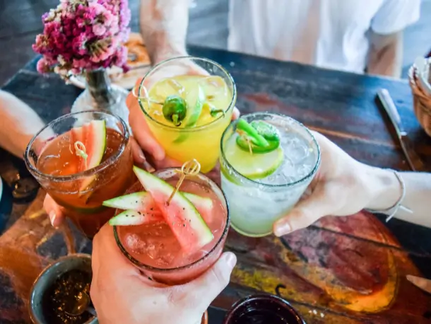 Bunte Cocktails