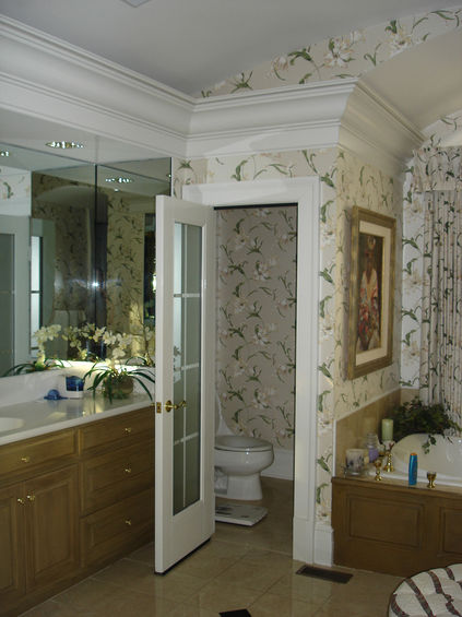 Outdated shower and tile before renovation by CHI Construction