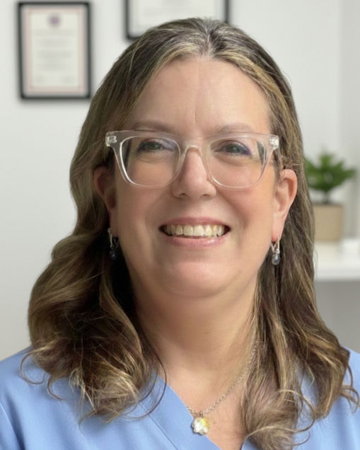 Dra Paula martinez 25 años de trayectoria especialista en Periodoncia, Implantología Oral y armonización orofacial en BA Care