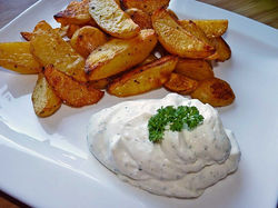 Kartoffelwedges mit Sour Cream
