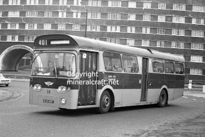 Leeds CT No. 98 MUB198F