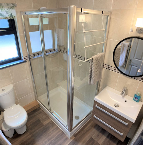 Kingfisher shower room