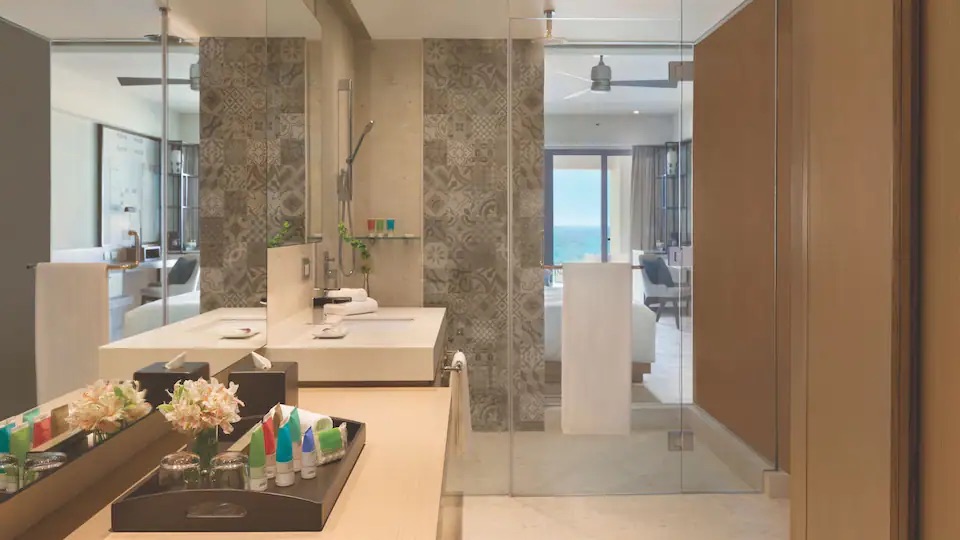 Hyatt-Ziva-Cancun-P277-Turquoize-Ocean-Front-Master-King-Bathroom.16x9.jpg