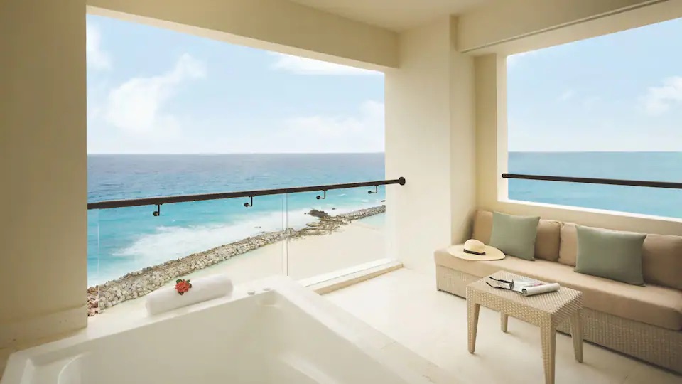 Hyatt-Ziva-Cancun-P282-Turquoize-Sky-Ocean-Front-Master-Double-Balcony.16x9.jpg