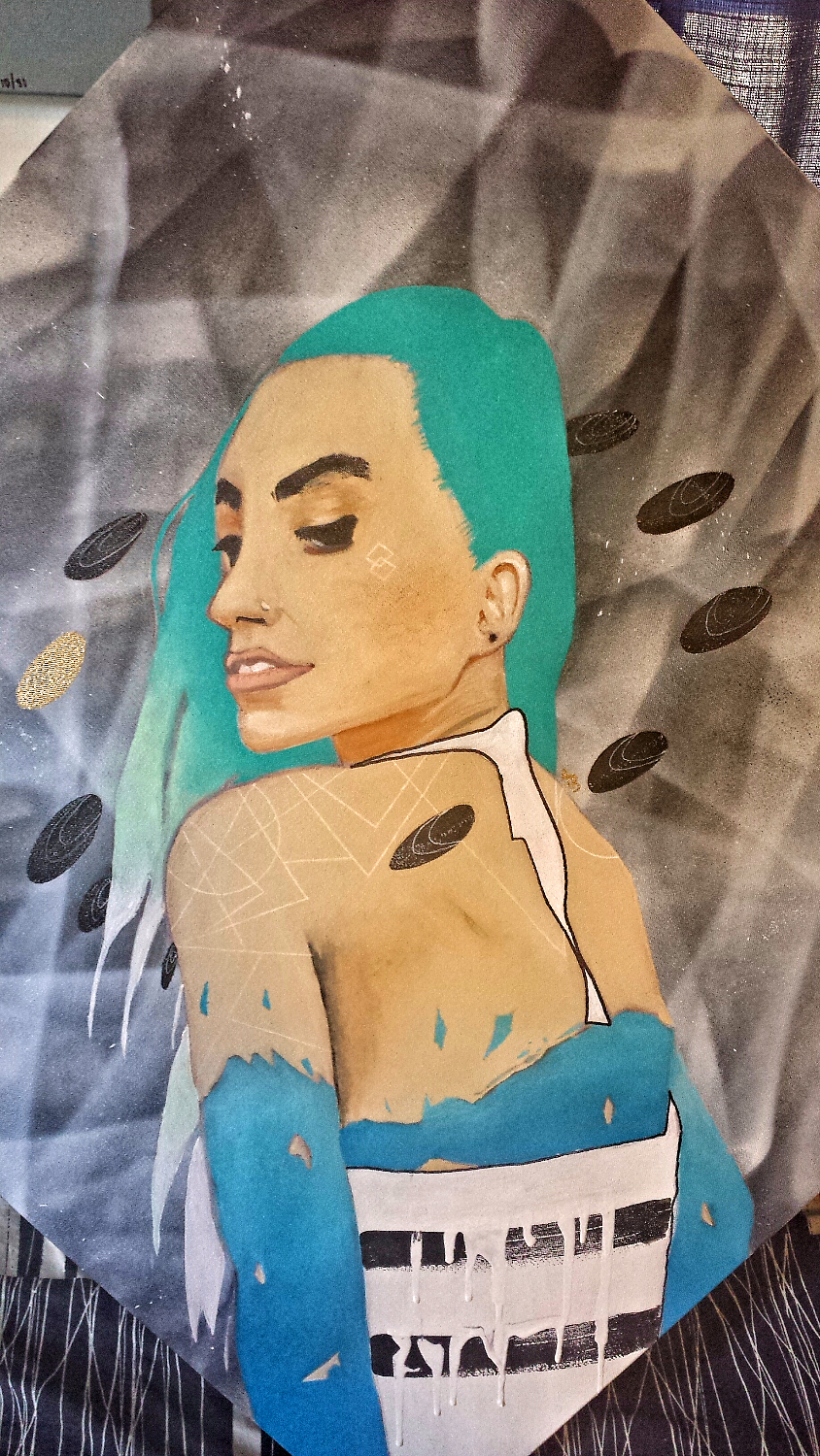 Diamond Girl (Closeup)