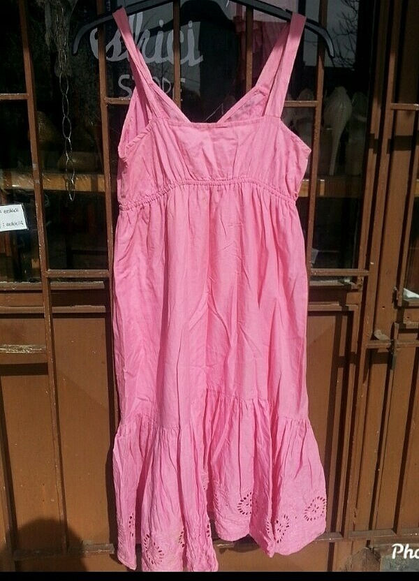 Küçük resim: Pembe Elbise