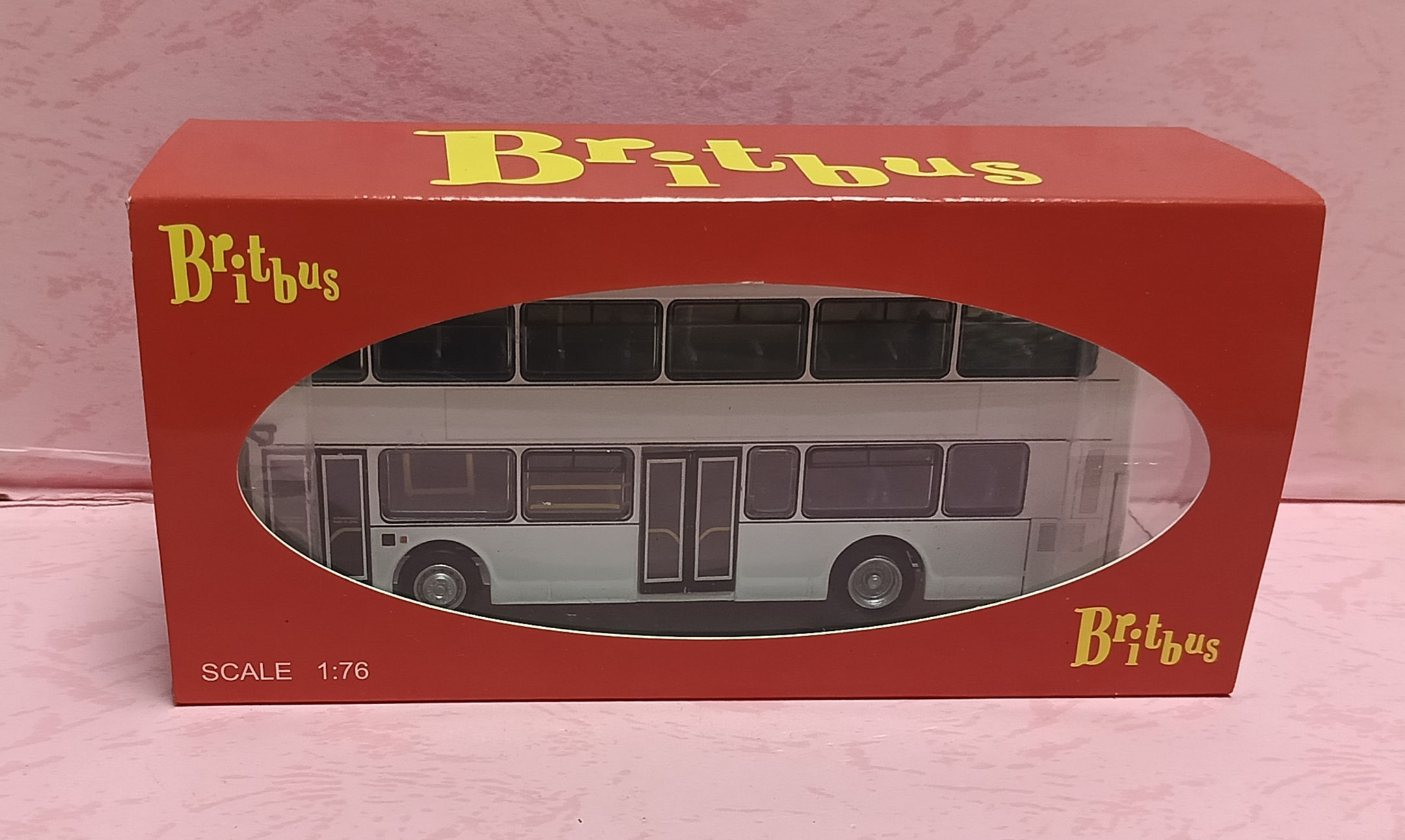 ES-WHITE 2 DOOR WHITE SCANIA OMNIDEKKA