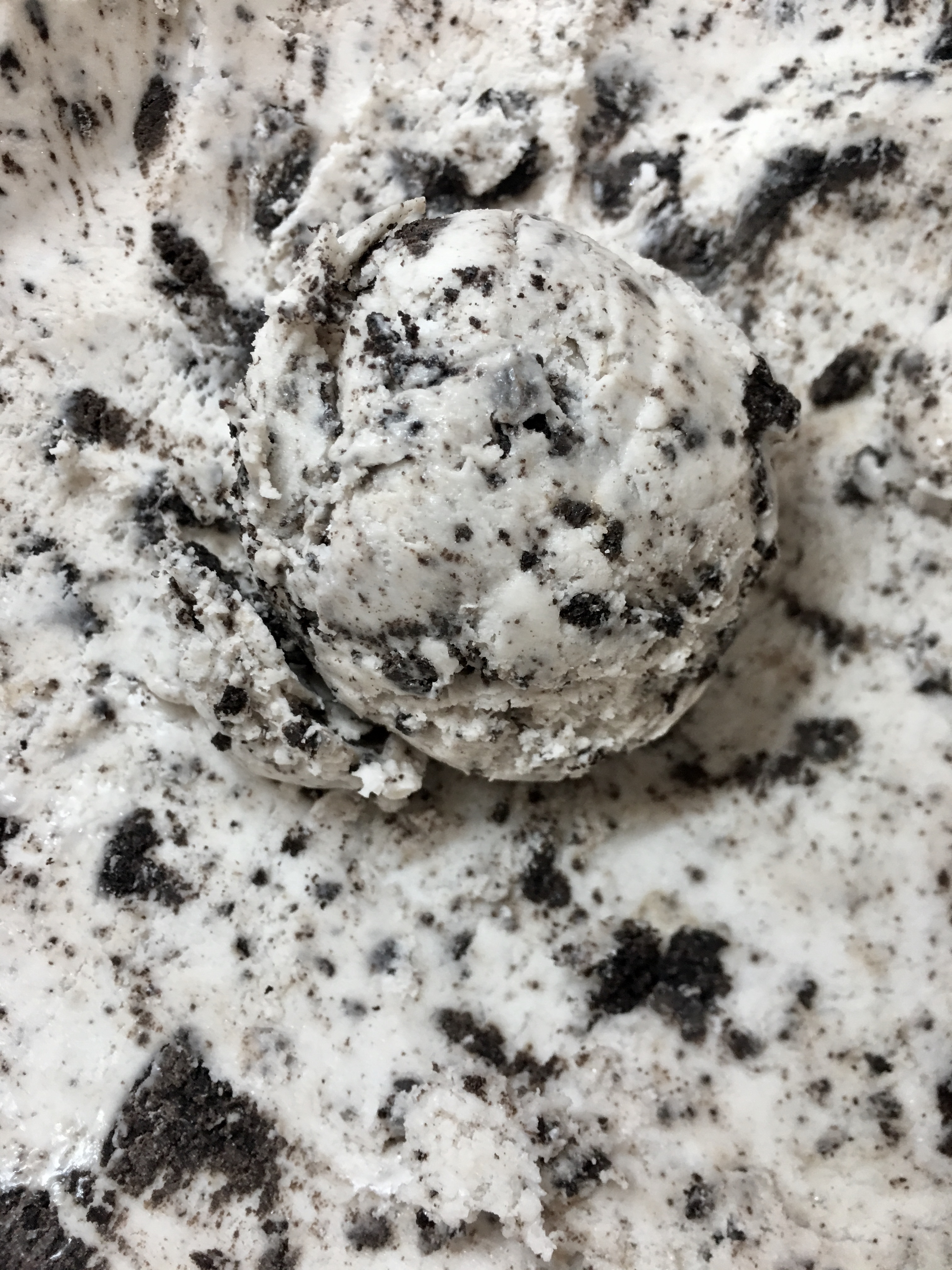 Almond Cookies n' Cream