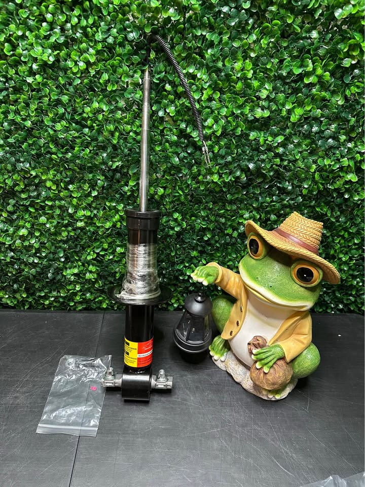 Thumbnail: QSPro Front Shock Absorber | 1PC for Cadillac/GMC/Chevy 2015–2022(M10)