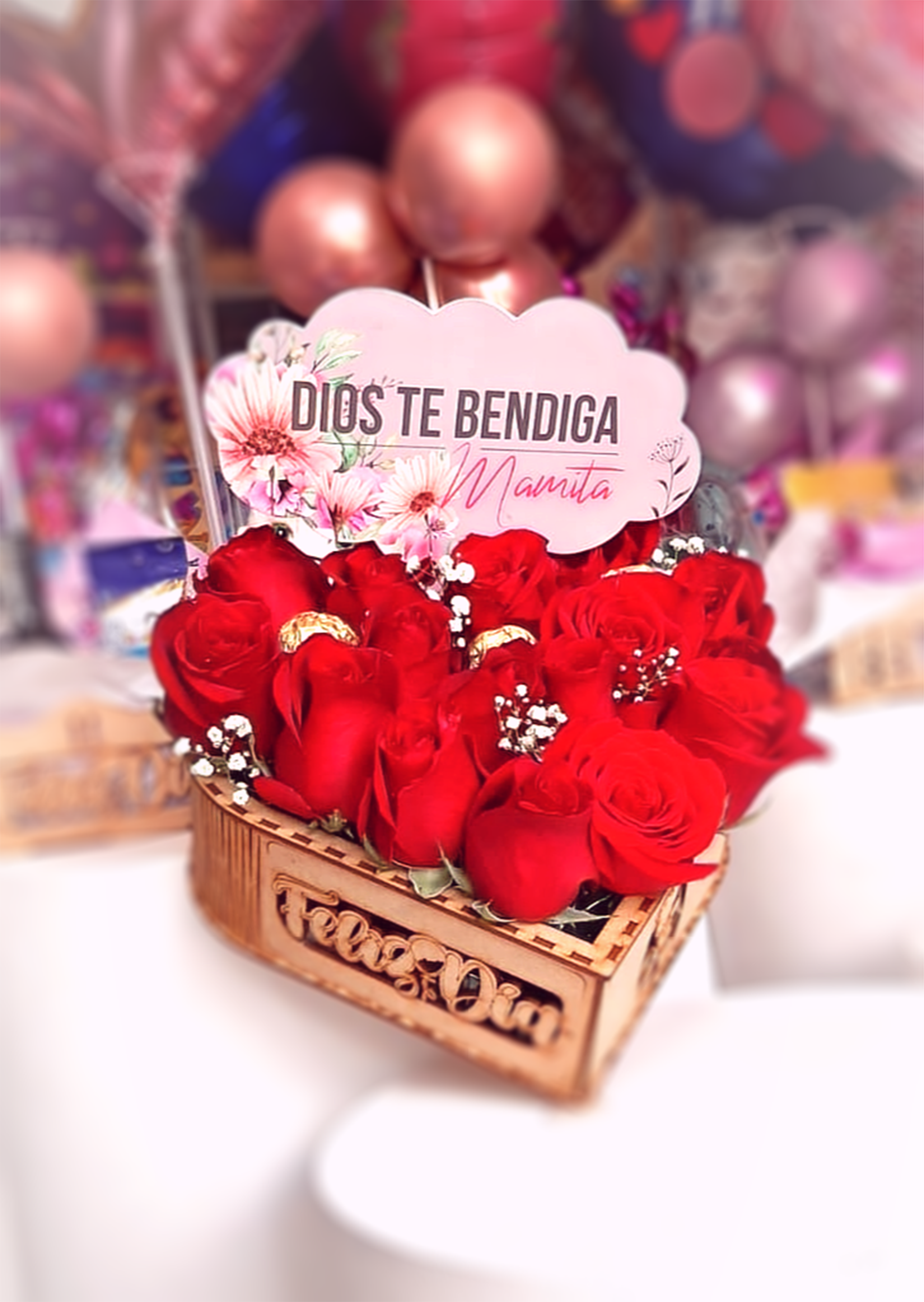 Detalle Con Rosas Rojas
