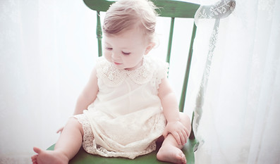 Enfant dans Green Chair