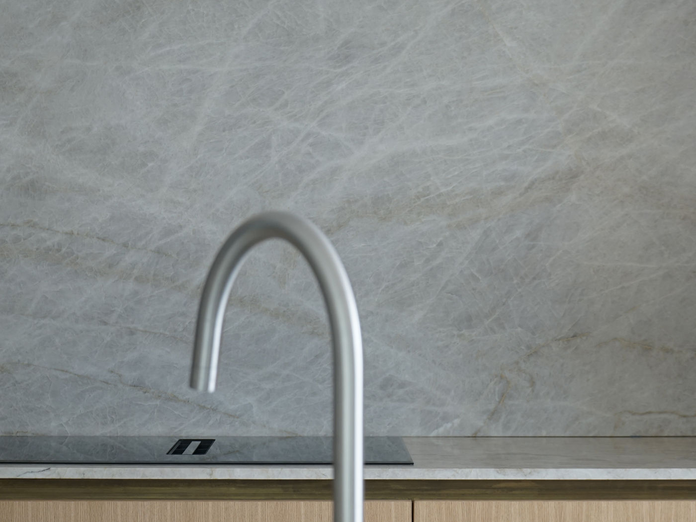 Mediterranean Feeling — Quartz & Natural Oak · detalje 5