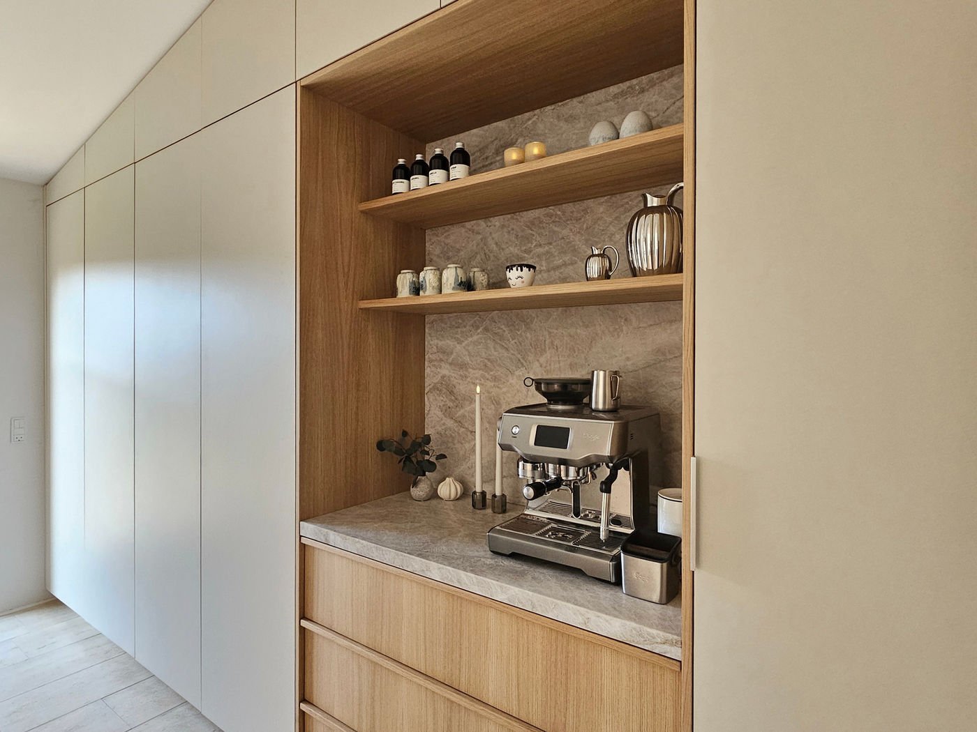 Harmonious tones · hand-selected quartzite & natural materials · detail 5