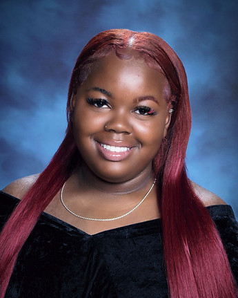 RaJeanBobbins Senior Picture.png