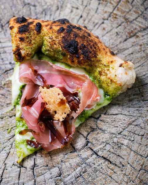 Pizzeria Aria Nuova, Enzo Pace, pizzeria gourmet, pizzeria tradizionale, pizzeria napoletana, pizzeria Formia, miglior pizzeria Formia, pizza gourmet, pizza napoletana, pizza tradizionale, pizza con lievitazione naturale.
