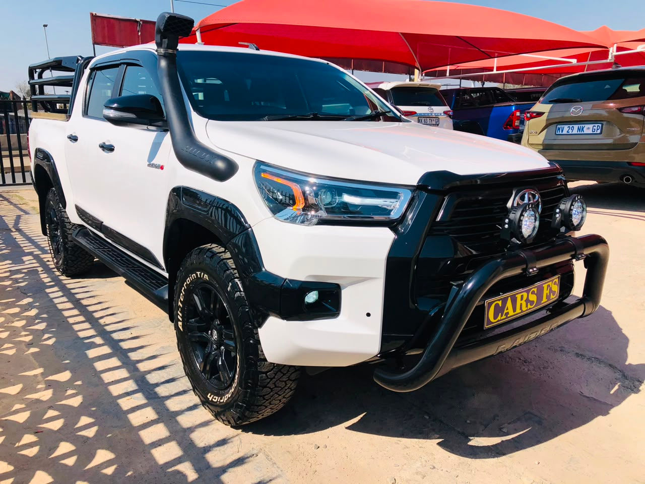 2017 Toyota Hilux 2.8GD-6 D/Cab 4x4: 94000km, Auto, Diesel.