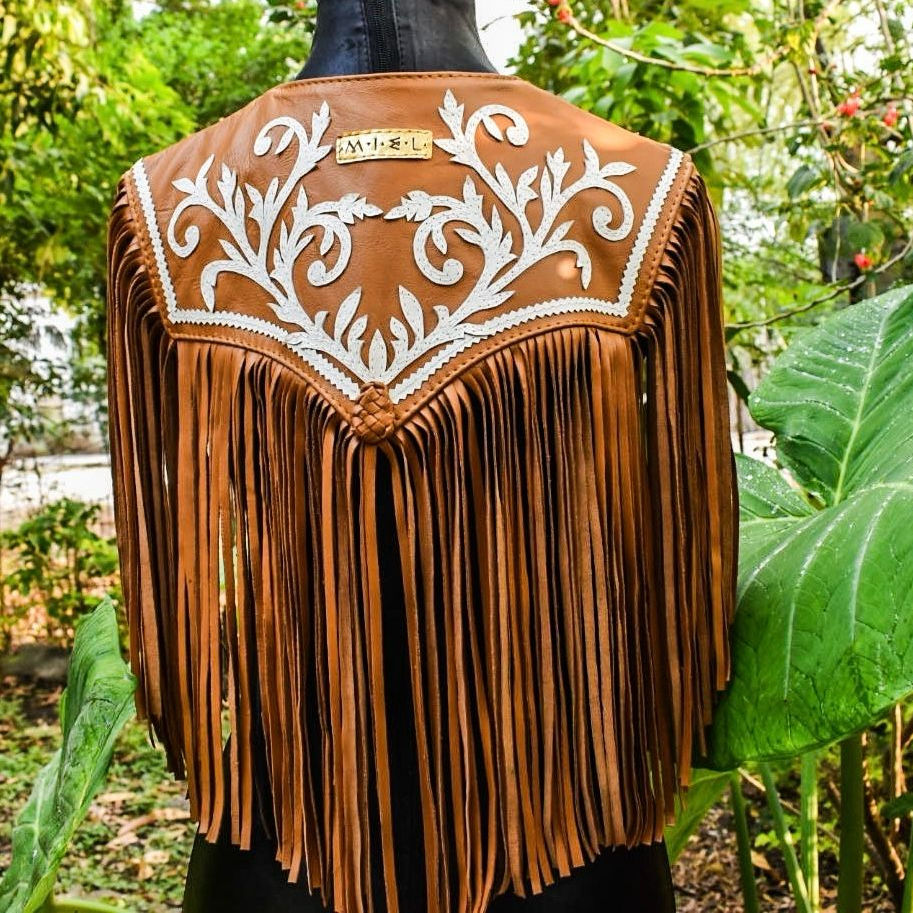 Miniatura: Pechera o Mañanita de  Piel