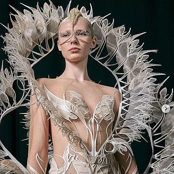 IRIS-VAN-HERPEN-SQ-TEXINTEL.webp