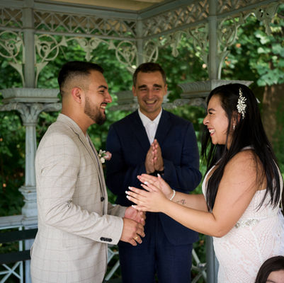 Couple getting married at NYC City Hall Manhattan Marriage Bureau