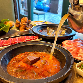 Best Taiwanese Hotpot, Best hotpot in taipei, best shabu shabu in Taipei, mala hotpot taipei, Taipei hotpot buffet, cheap hotpot Taipei, best hotpot buffet Taipei, all you can eat hotpot Taipei, solo hotpot Taipei, mania retro hot pot