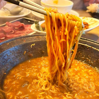 Best Taiwanese Hotpot, Best hotpot in taipei, best shabu shabu in Taipei, mala hotpot taipei, Taipei hotpot buffet, cheap hotpot Taipei, best hotpot buffet Taipei, all you can eat hotpot Taipei, solo hotpot Taipei, mania retro hot pot