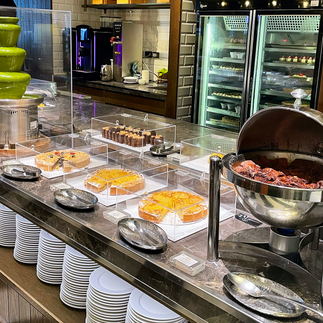 Café Grand Hyatt All You Can Eat Afternoon Tea Buffet, Dessert, ice cream, Häagen-Dazs, cake, pastries, pastry, chocolate fountain, macha tea, Yorkshire pudding