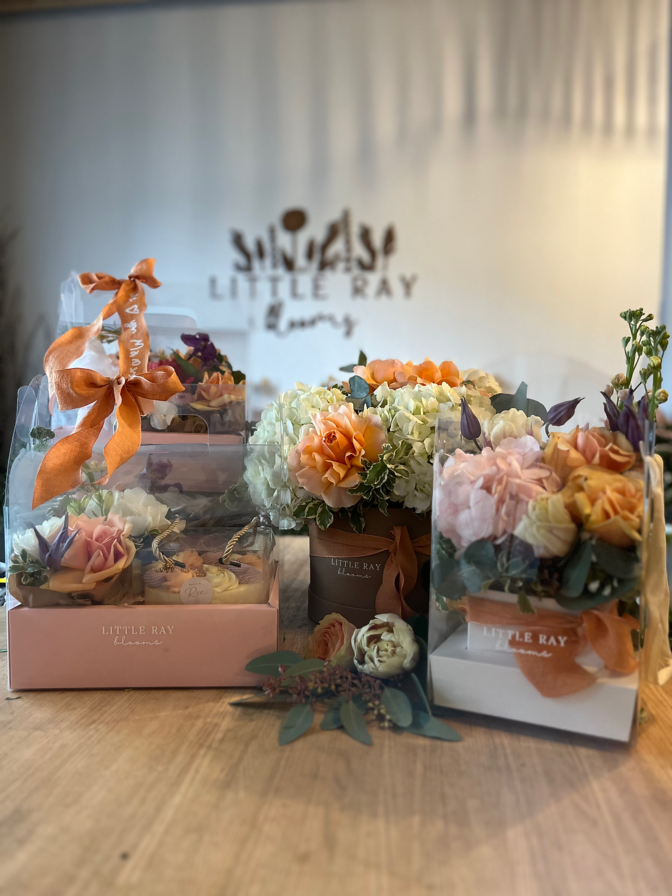 Thumbnail: THE LUXE HYDRANGEA HATBOX ✨