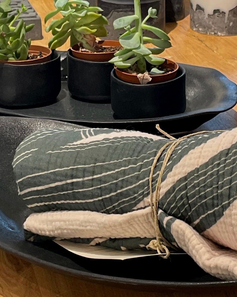 תמונה ממוזערת: צעיף - שאל הציפור החופשיה - ירוק על ניוד