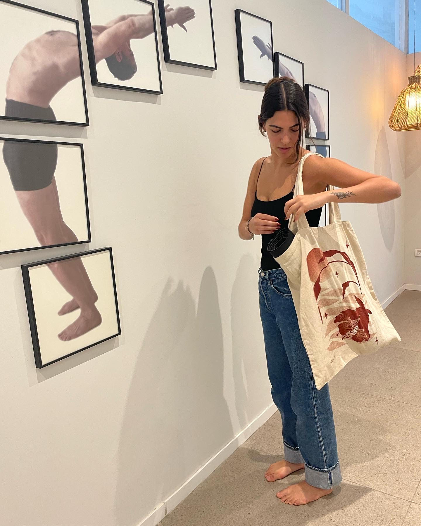 A flower in the desert BAG - Hamra