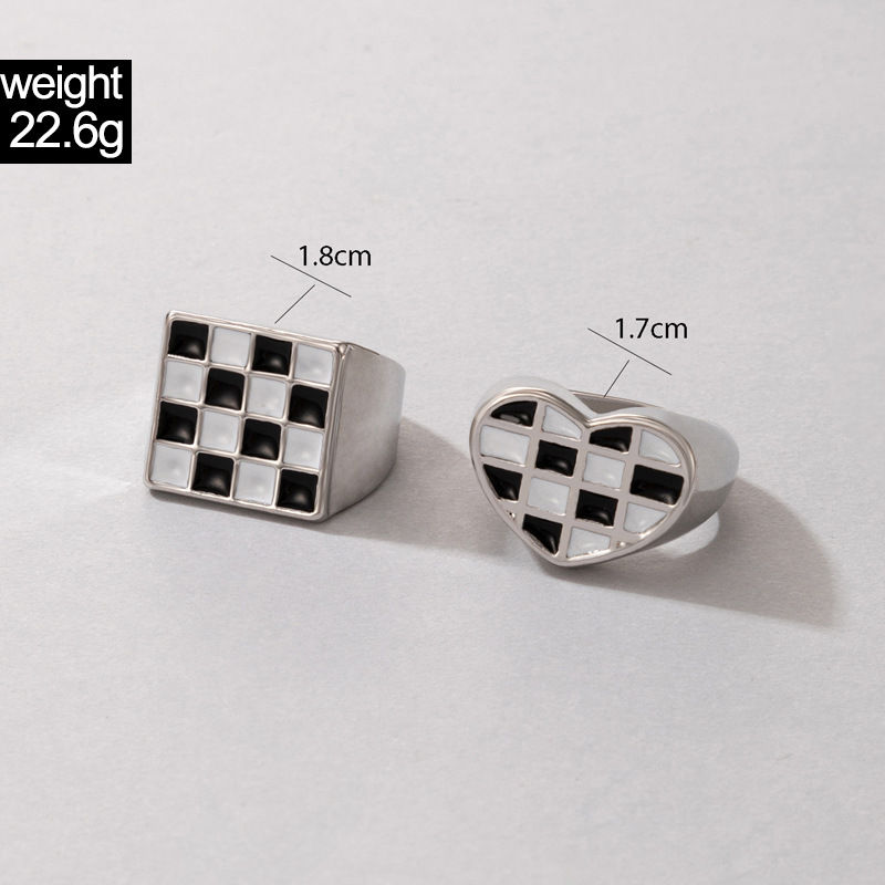 Thumbnail: Checkered Ring Set