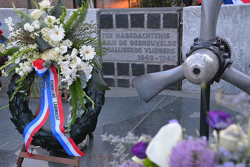 vliegersmonument.jpg
