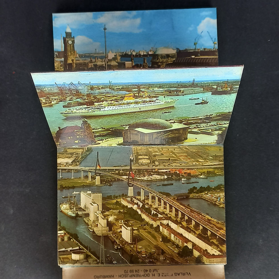 Thumbnail: Hamburg - Souvenir Booklet of 24 colour photographs