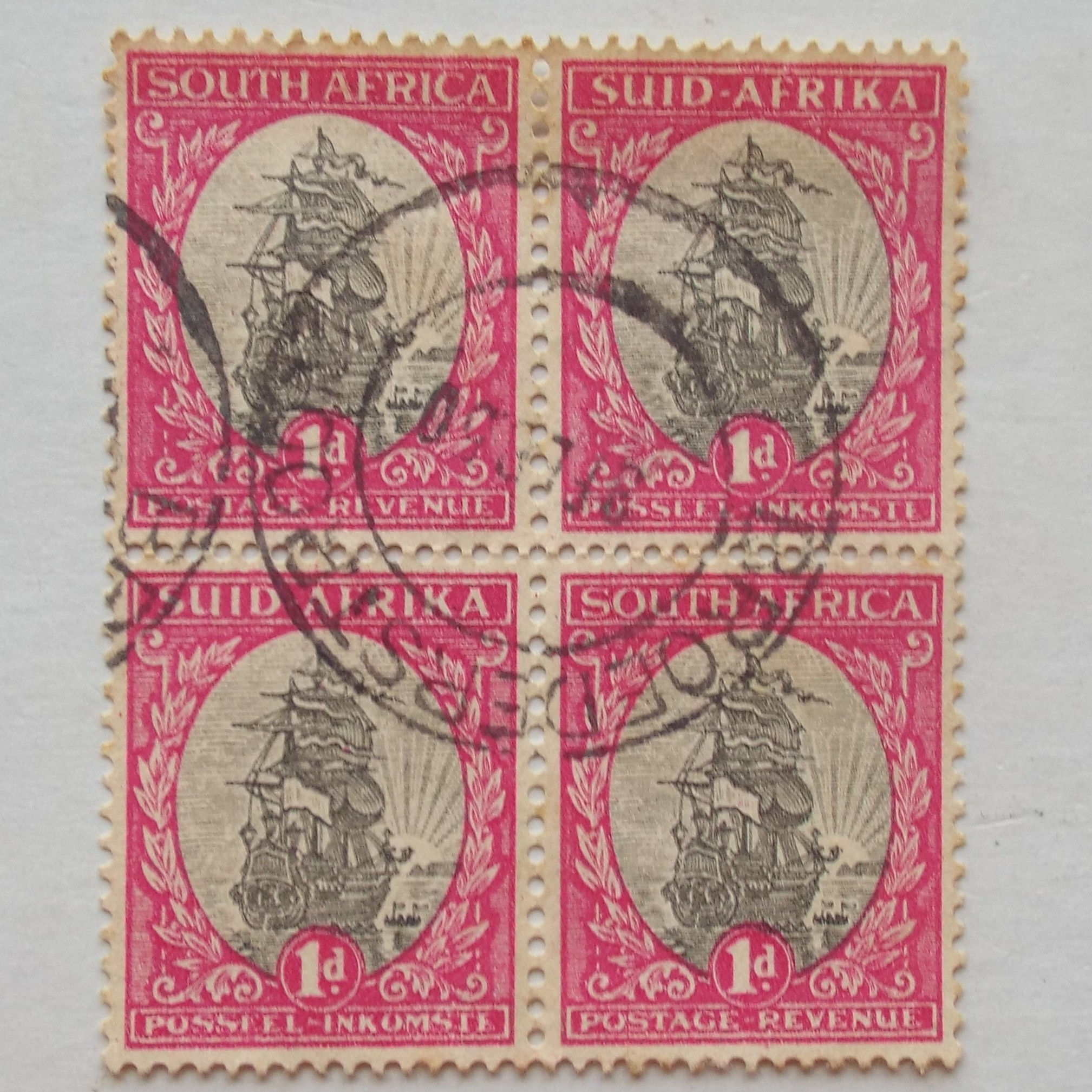 Union - 1933-48 Defin Issue - 1d Grey & Carmine - Block of 4 - Used