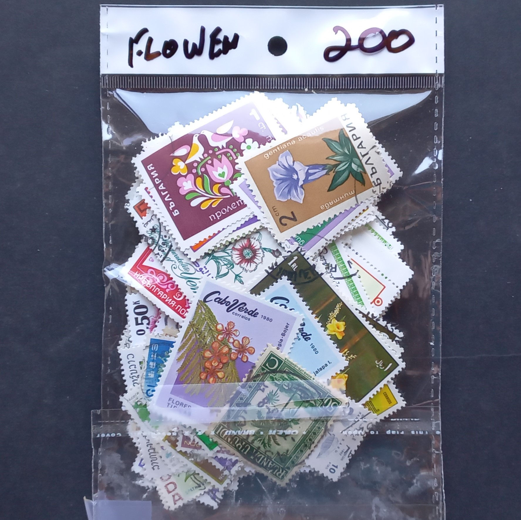 Thematics - Trees & Flowers - 200 stamps in packet - no obvious duplication