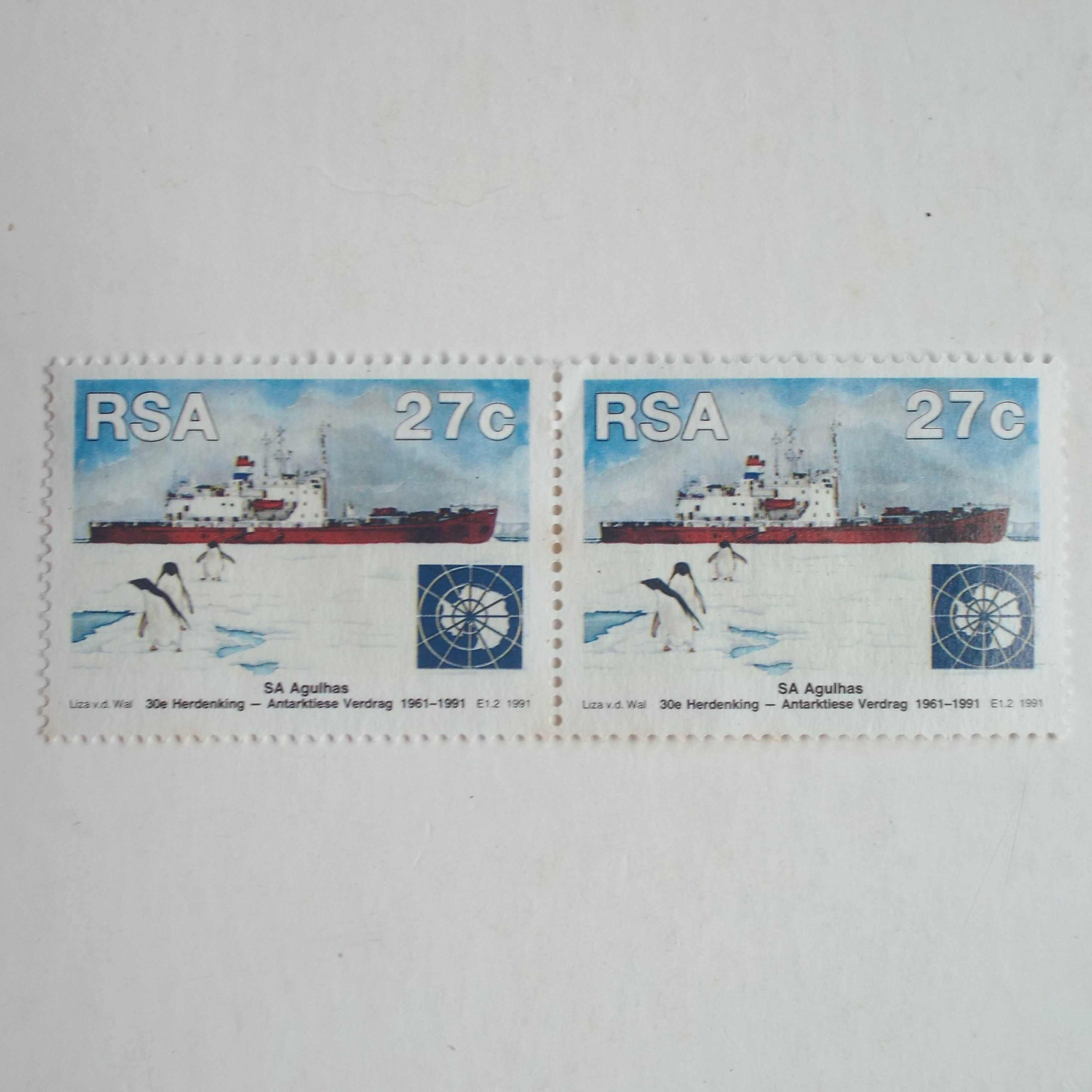 RSA - 1991 30th Anniv of Antarctic Treaty - 27c SA Agulhas - Pair - Unused