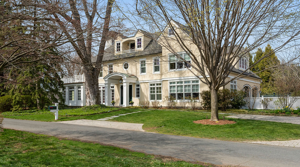 Front Lynne McDonald Home.png