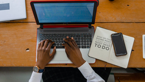 A Guide to Using AI for Smarter, More Personal Small Business Services